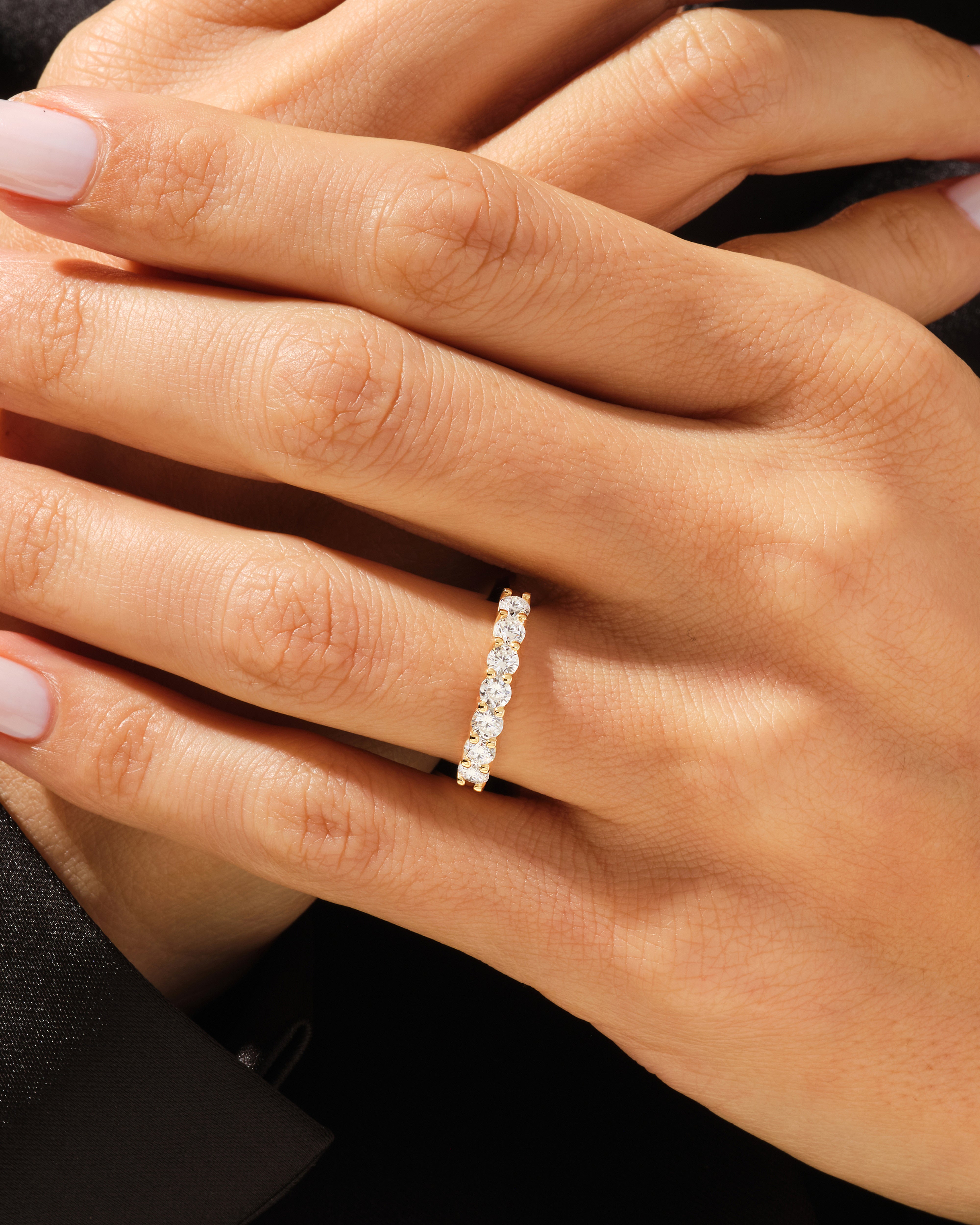 Classic Seven Stone Anniversary Band (0.70 CT TW)