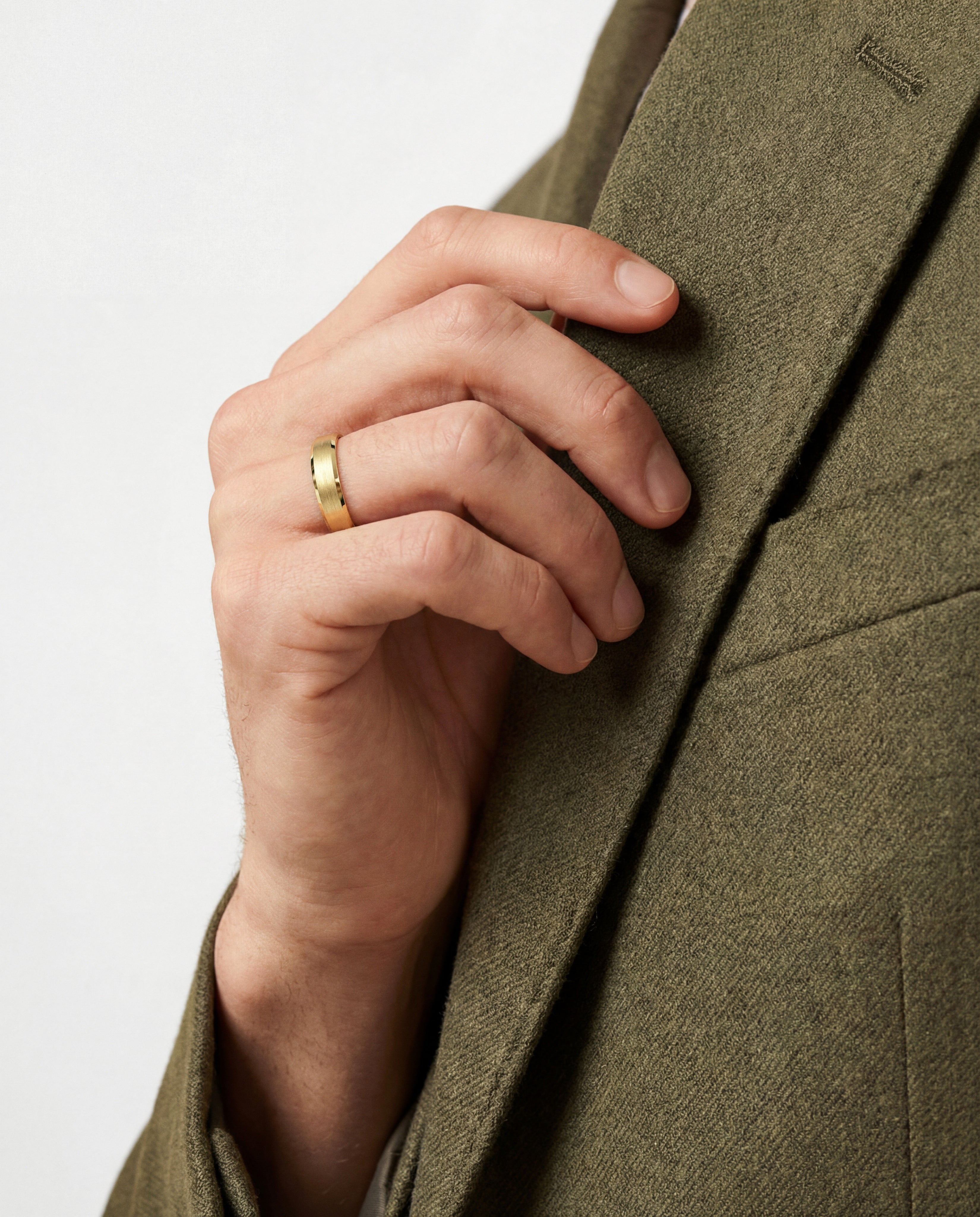 6mm Beveled Edge Men's Wedding Band - Matte Brushed