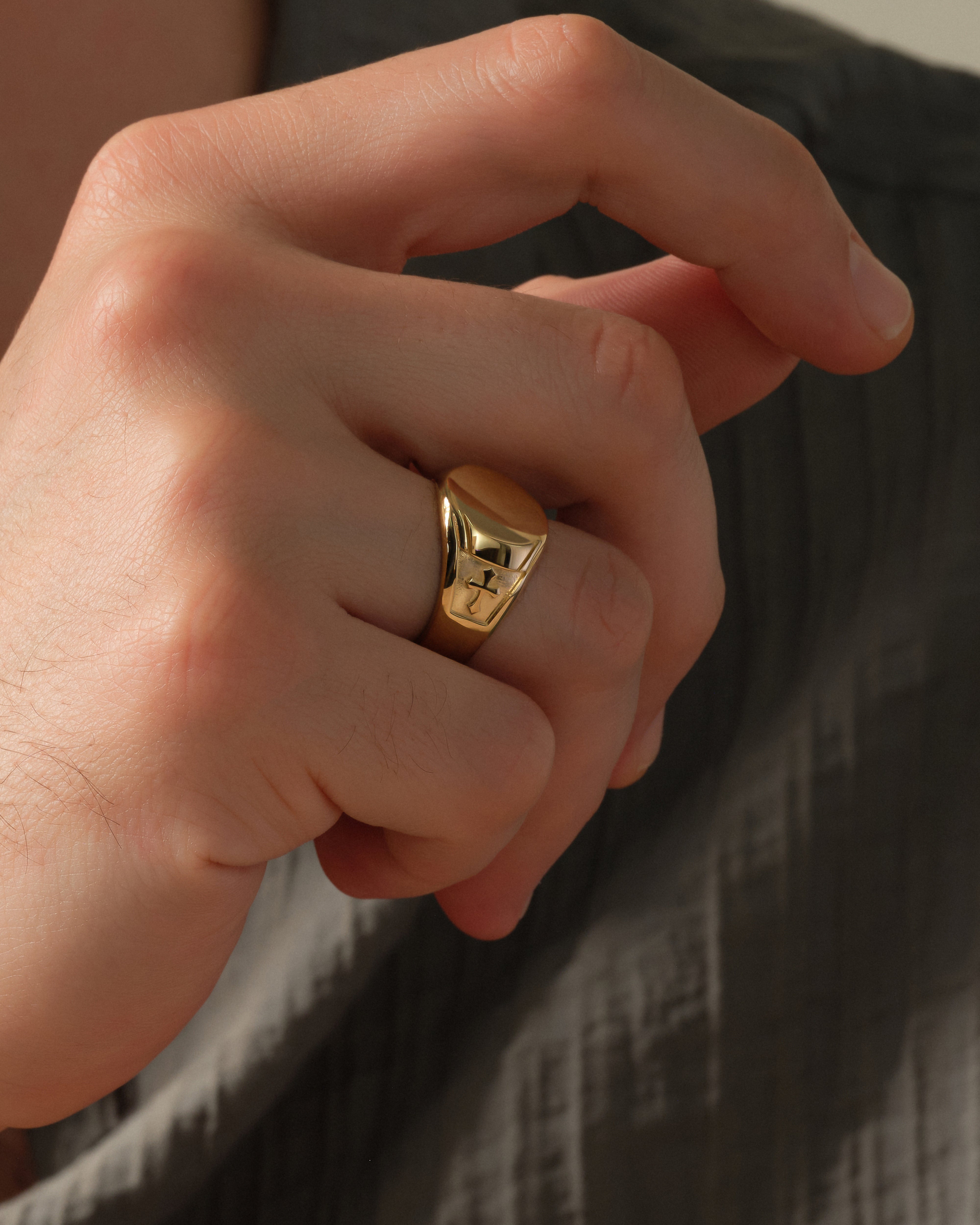 Engravable Round Signet Ring - Gold Vermeil